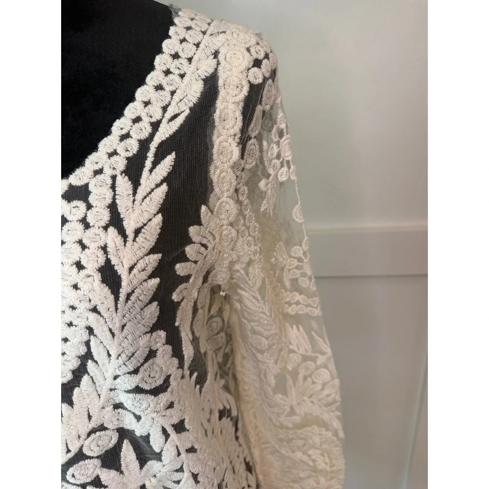 Karlie White Sheer Mesh Lace Floral Embroidered Boho Top 3/4 Sleeve‎ Small